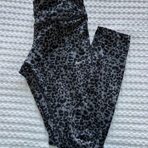 Nike  Workout Leopard Print Leggings